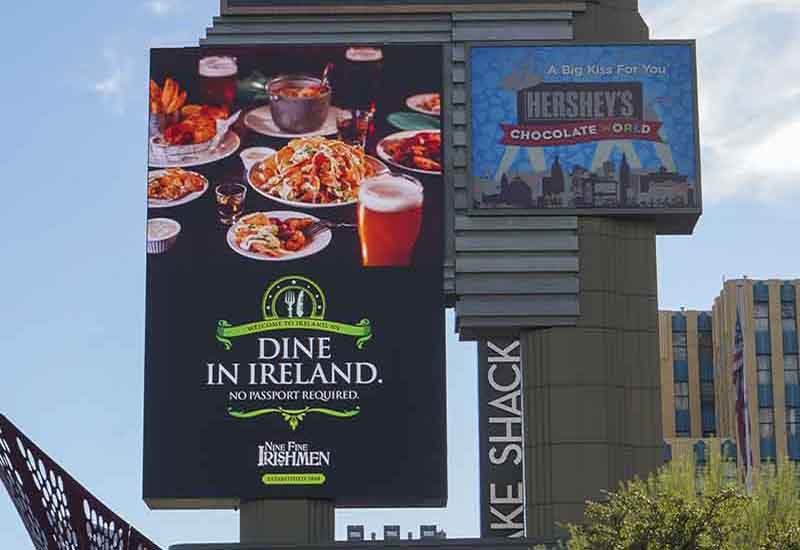 Yaham Unveils a New LED Pylon at New York-New York